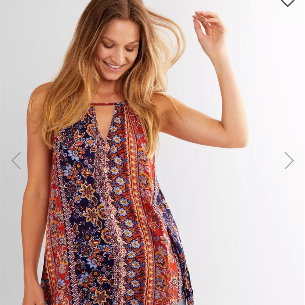 Buckle Floral print keyhole top